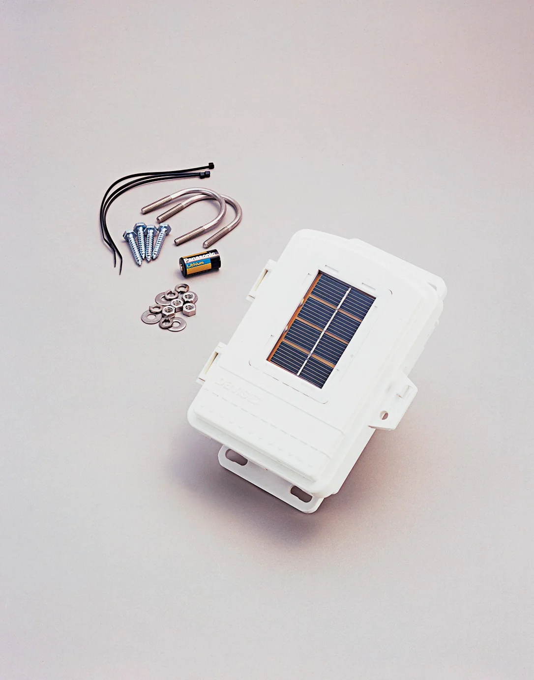 Wireless Long-Range Repeater with Solar Power